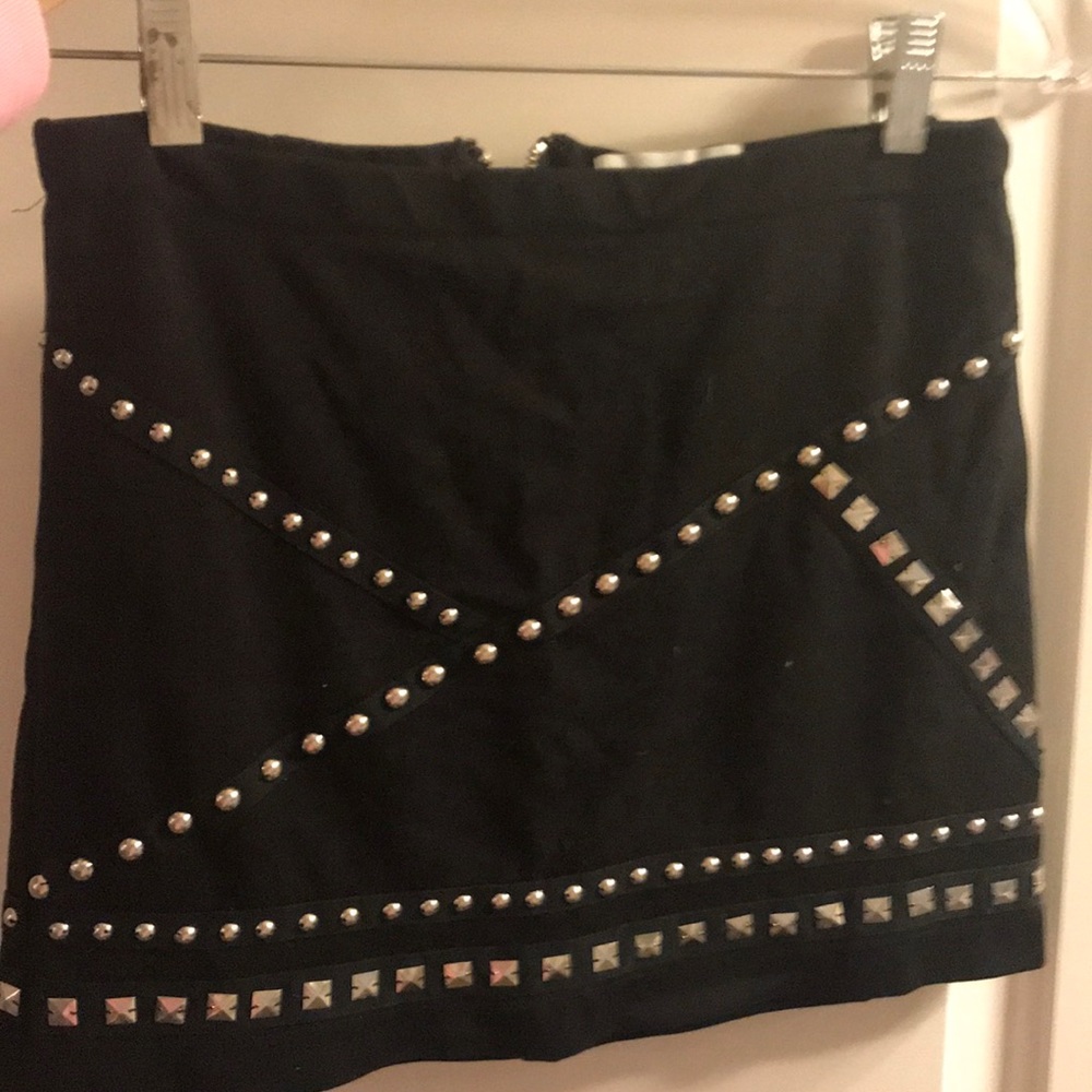 Black mini skirt with details